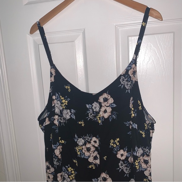 Torrid (Size 4) Black Floral Print Tank Top - Picture 2 of 4
